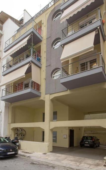 Modern Apartment In The Heart Of The City Athén Kültér fotó